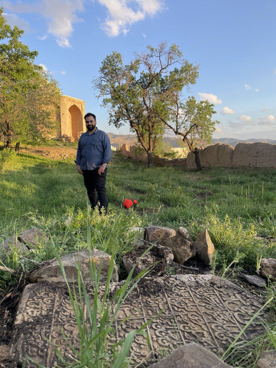 بازدید میدانی از آرامگاه شاه غریب در روستای انجدان (بین اراک و خمین)